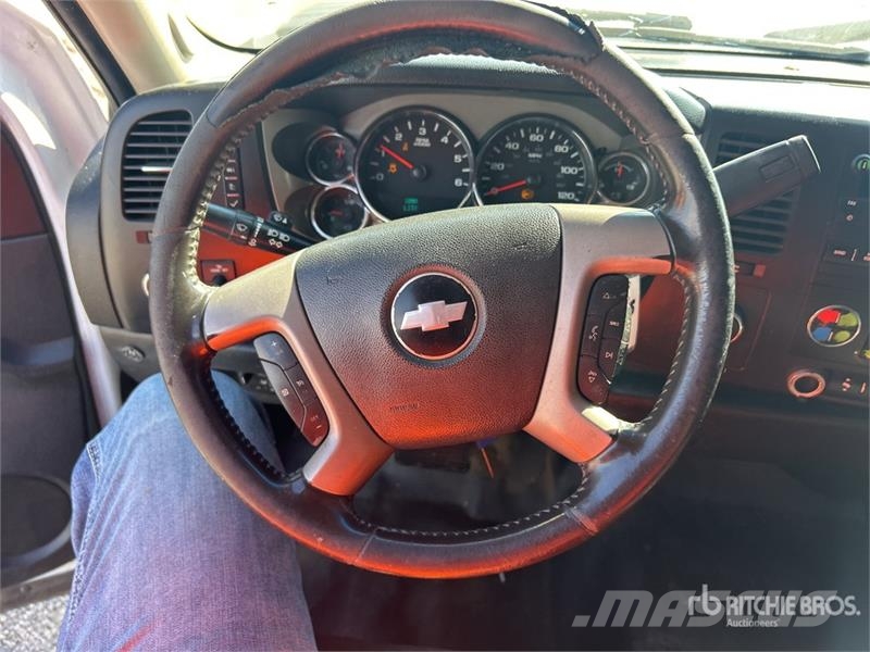 Chevrolet Silverado 2500 HD Z71 4x4 Extended Cab Pickup 기타
