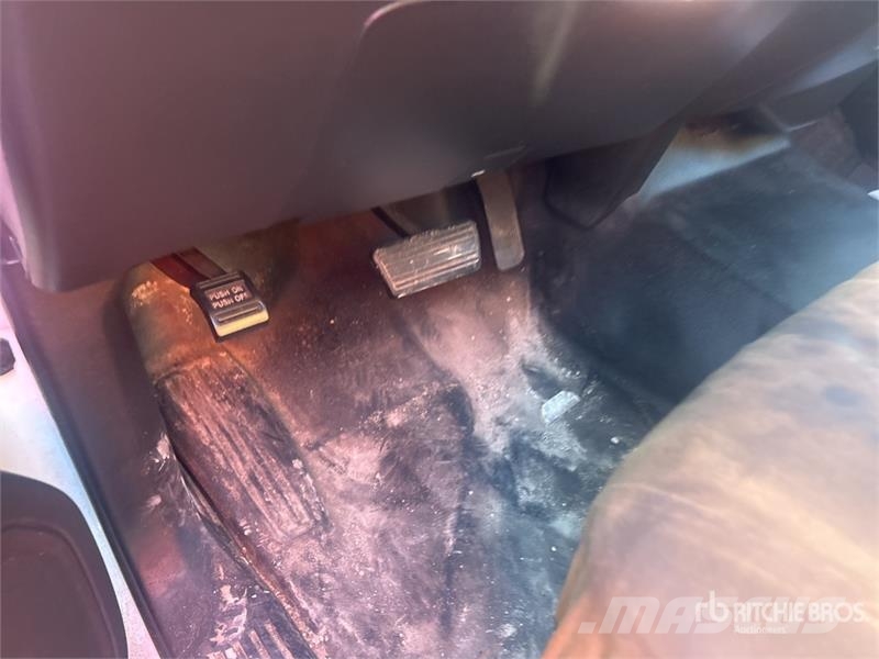 Chevrolet Silverado 2500 HD 4x2 Dual Cab Pickup (Inoperable) 其他