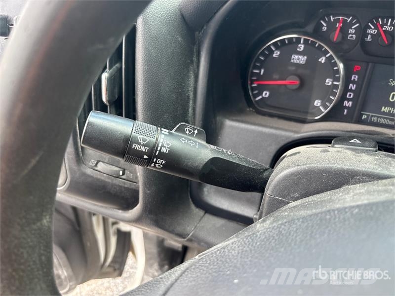 Chevrolet Silverado 2500 4x4 Crew Cab Pickup その他