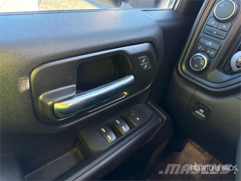 Chevrolet Silverado 2500 HD 4x4 Crew Cab Pickup Autre fourgon / utilitaire