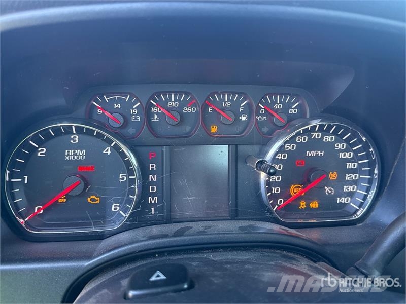 Chevrolet Silverado 2500HD HD 4x2 Crew Cab 100 gallon fuel t Utilitaire benne