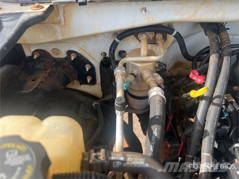 Chevrolet Silverado 2500HD 4x2 Crew Cab Pickup Altele