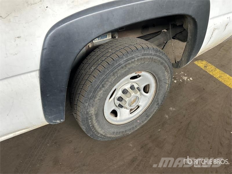 Chevrolet Silverado 2500 4x2 Pickup Diger