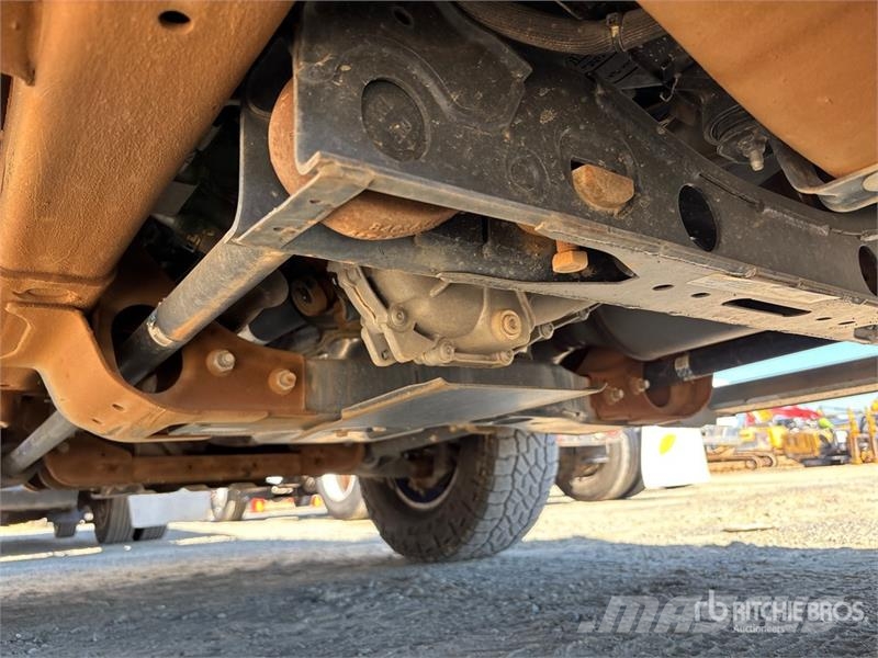 Chevrolet Silverado 2500 HD LTZ 4x4 Crew Cab Pickup Otros