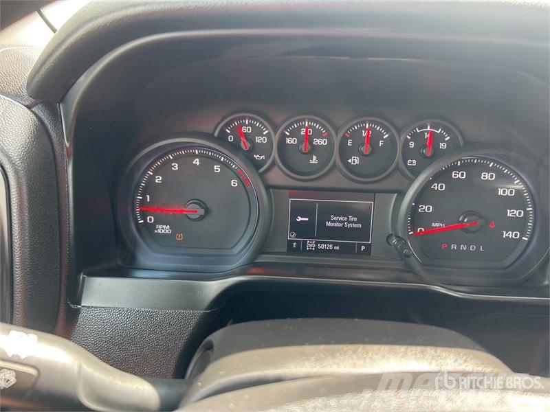 Chevrolet Silverado 2500HD 4x4 Extended Cab Utility Truck Pikaplar