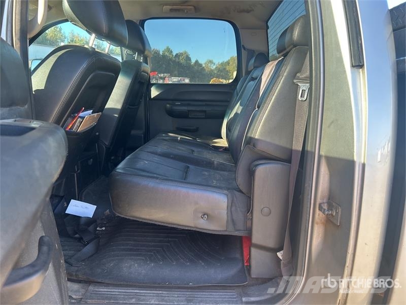 Chevrolet Silverado 2500HD 4x2 Crew Cab Pickup Muut autot