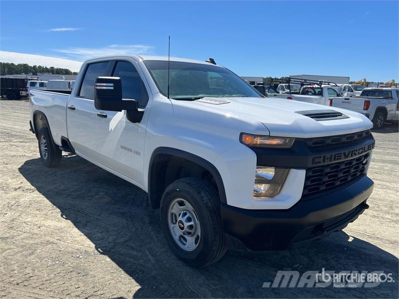 Chevrolet Silverado 2500HD 4x4 Crew Cab Pickup Otros