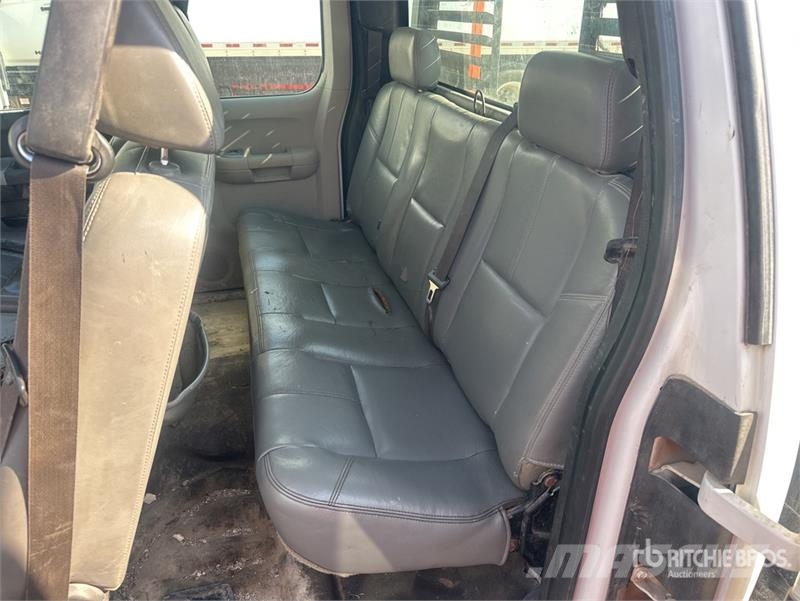 Chevrolet Silverado 2500HD Flatbed kamyonlar