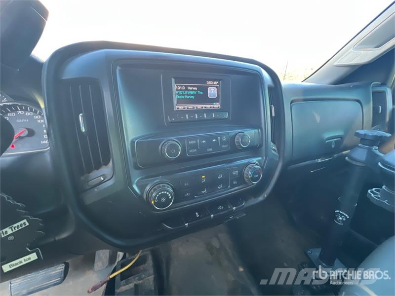 Chevrolet Silverado 2500HD 4x4 Crew Cab Pickup 其他