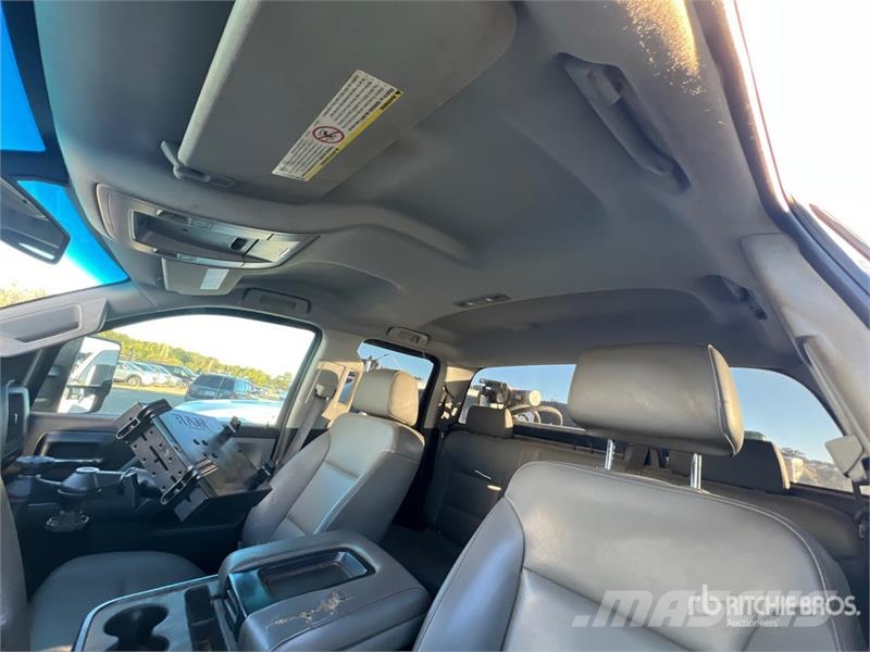 Chevrolet Silverado 2500HD 4x4 Crew Cab Pickup 其他