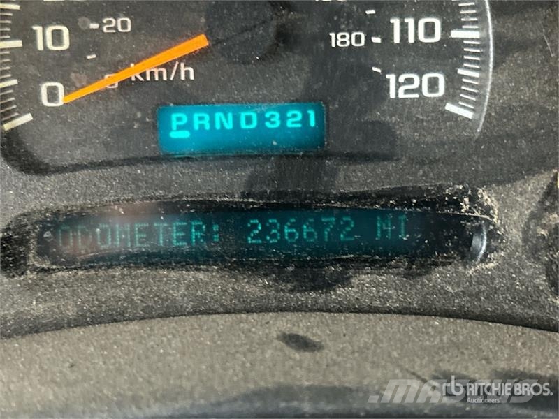 Chevrolet Silverado 2500 4x2 Pickup Diger