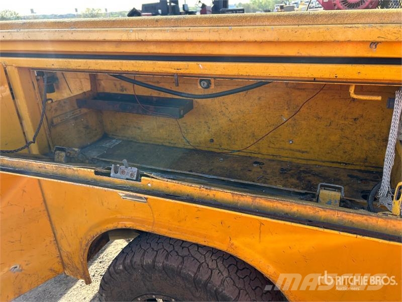 Chevrolet Silverado 2500HD 皮卡.傳統半斗卡車/側卸板