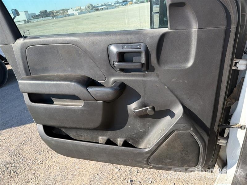 Chevrolet Silverado 2500HD 4x2 Utility Truck Kis teherszállító/Platós kocsi