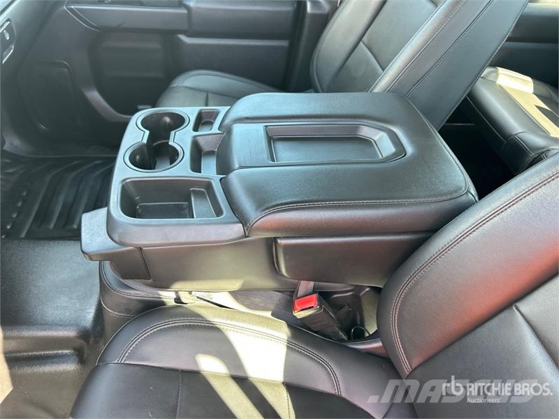Chevrolet Silverado 2500 HD 4x4 Crew Cab Pickup (Inoperable) Citi