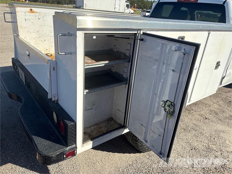 Chevrolet Silverado 2500HD 4x2 Extended Cab Utility Truck Pick up/Platou