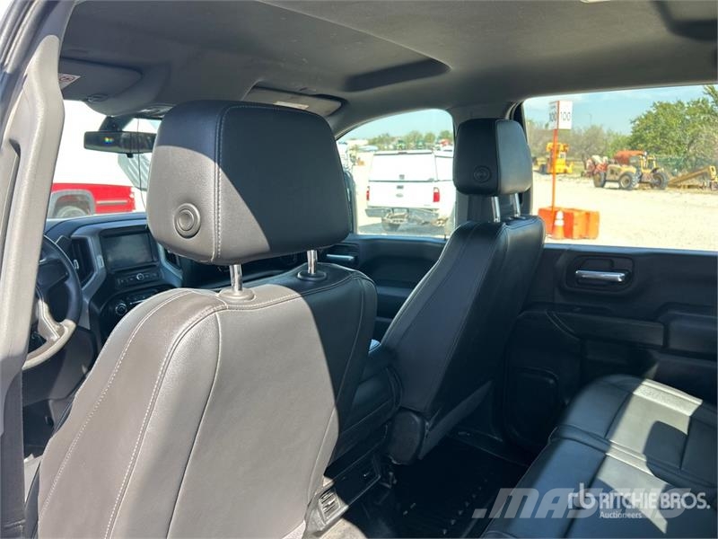 Chevrolet Silverado 2500 HD 4x4 Crew Cab Pickup (Inoperable) Citi
