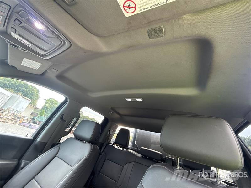 Chevrolet Silverado 2500 4x4 Utility Truck Pikapai / Bortiniai sunkvežimiai