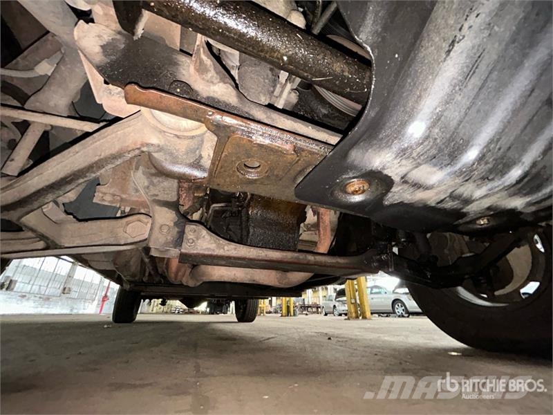 Chevrolet Silverado 2500 4x2 Pickup Diger