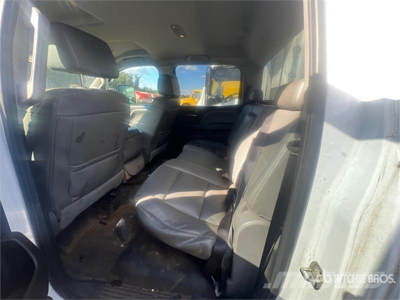 Chevrolet Silverado 2500HD 4x2 Crew Cab Pickup その他