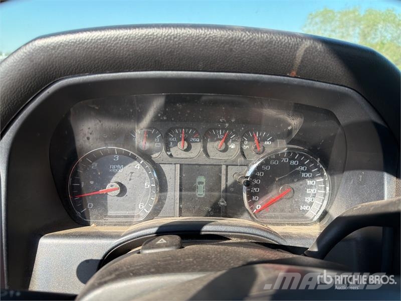 Chevrolet Silverado 2500HD 4x2 Utility Truck Kis teherszállító/Platós kocsi