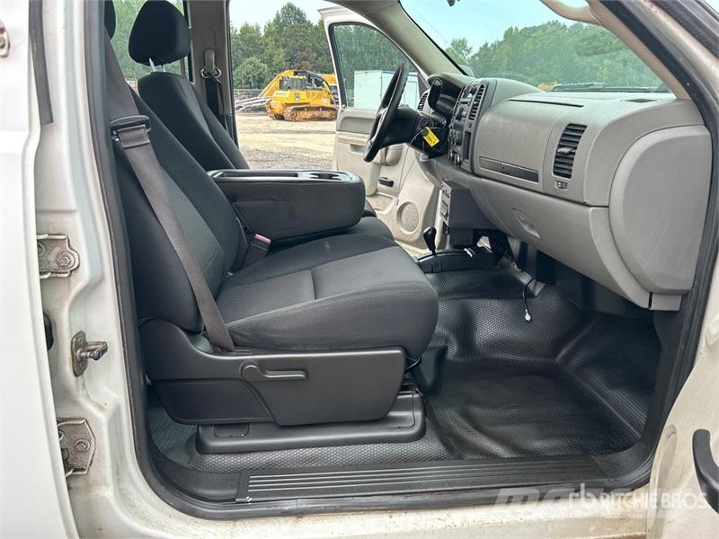 Chevrolet Silverado 2500HD 4x4 Crew Cab Utility Truck Pick up/Dropside
