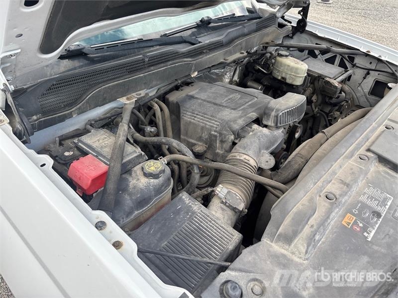 Chevrolet Silverado 2500 4x4 Crew Cab Pickup その他