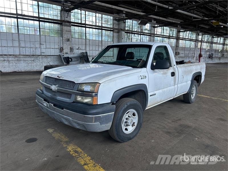 Chevrolet Silverado 2500 4x2 Pickup Diger
