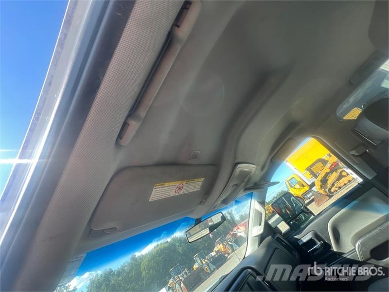 Chevrolet Silverado 2500HD 4x2 Crew Cab Pickup その他
