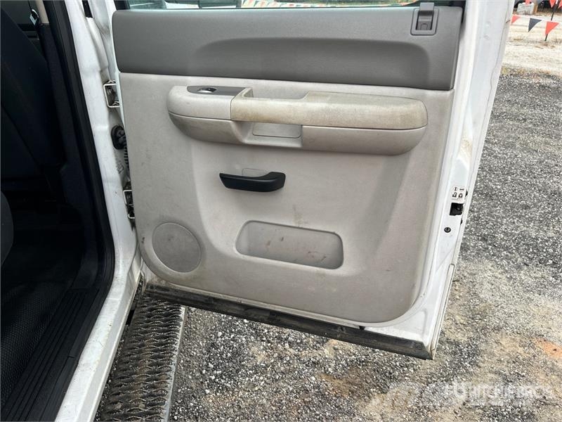 Chevrolet Silverado 2500HD 4x4 Crew Cab Utility Truck Pick up/Dropside