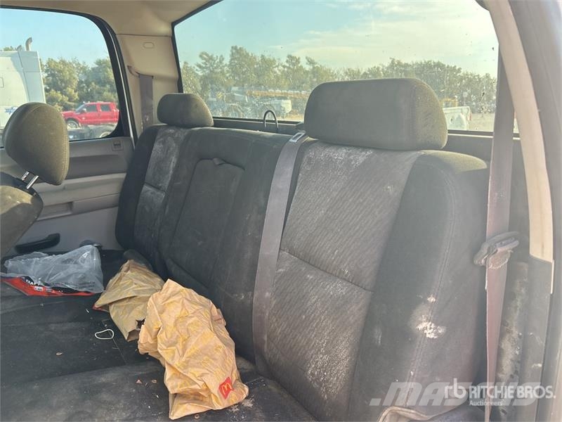 Chevrolet Silverado 2500 HD 4x2 Crew Cab Pickup 其他