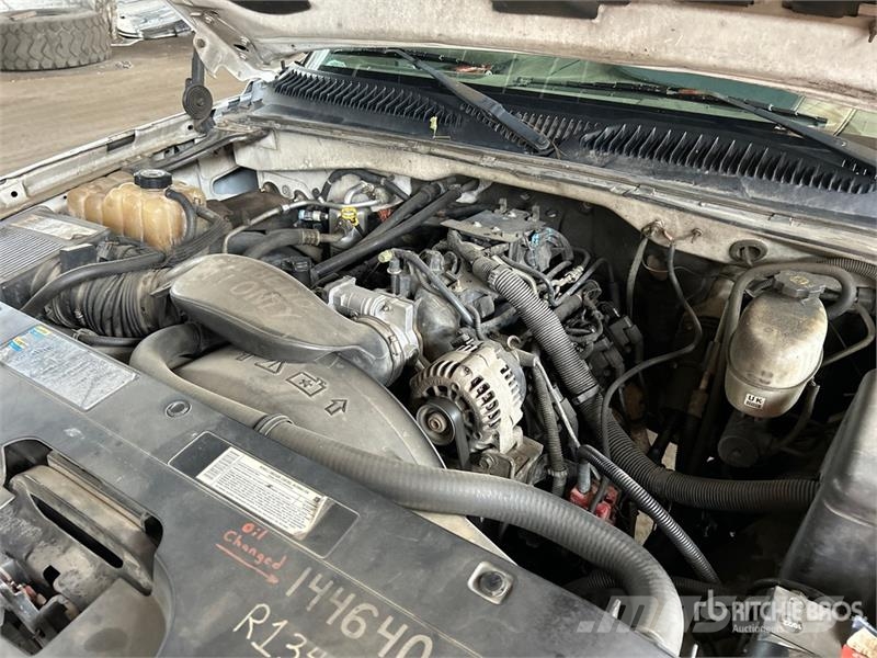 Chevrolet Silverado 2500 4x2 Pickup Diger