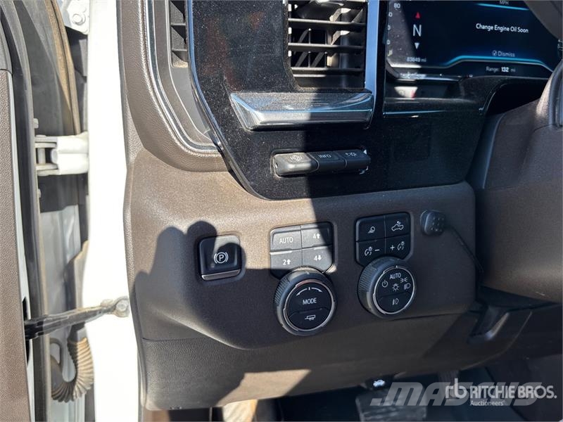 Chevrolet Silverado 2500 HD LTZ 4x4 Crew Cab Pickup Otros