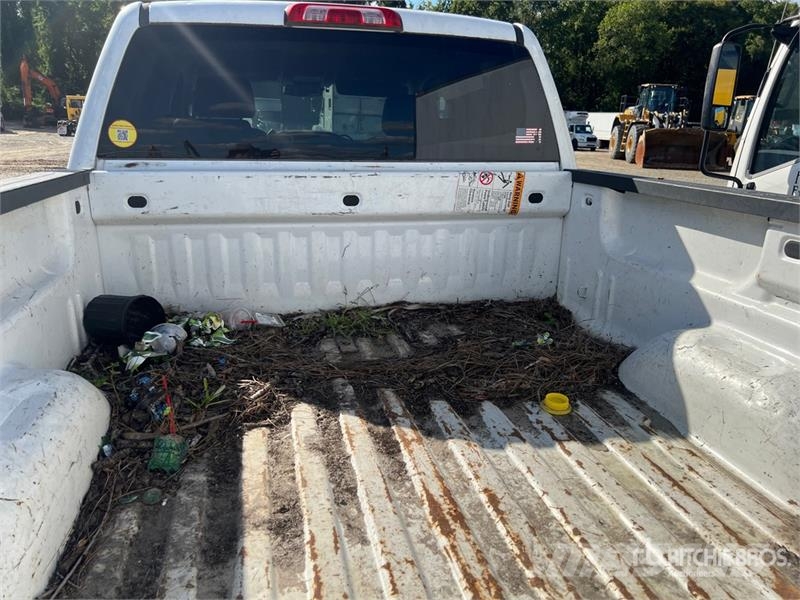 Chevrolet Silverado 2500HD 4x2 Crew Cab Pickup その他