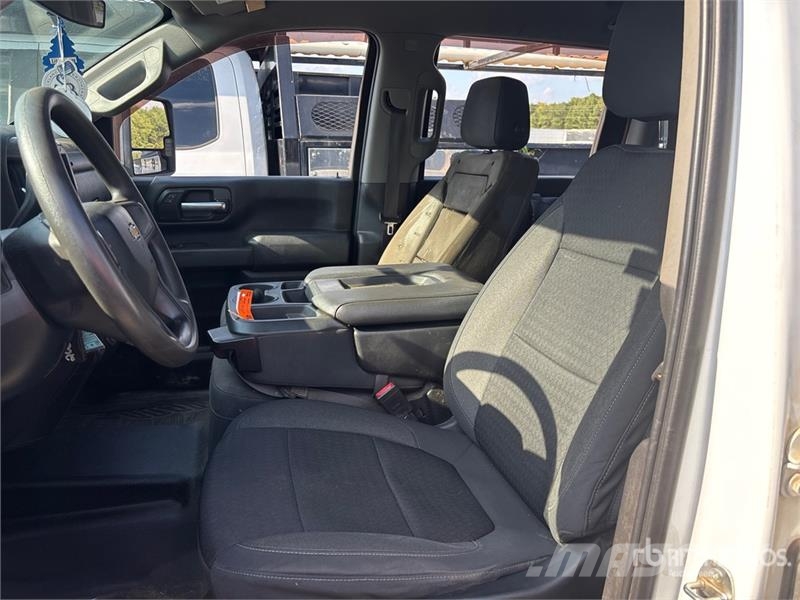 Chevrolet Silverado 2500HD LT 4x4 Crew Cab Pickup Drugi