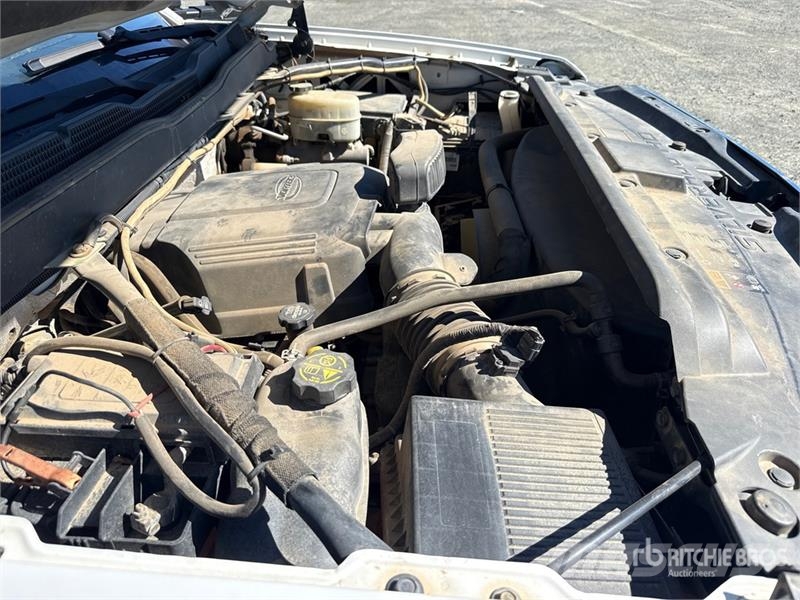 Chevrolet Silverado 2500HD HD 4x2 Crew Cab 100 gallon fuel t Utilitaire benne