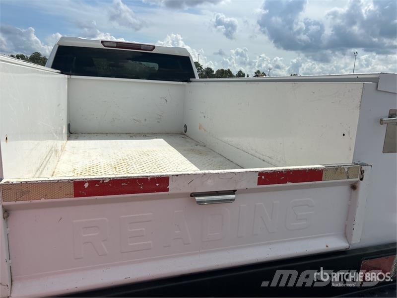 Chevrolet Silverado 2500HD 4x4 Extended Cab Utility Truck Pikaplar