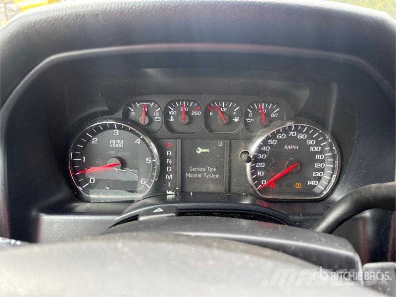 Chevrolet Silverado 2500HD 4x2 Crew Cab Pickup Прочие фургоны