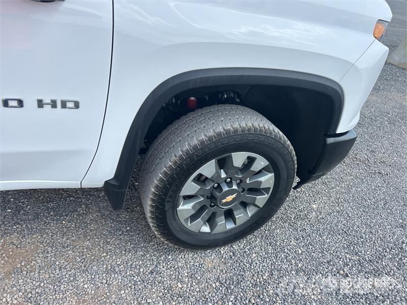 Chevrolet Silverado 2500 HD Z71 4x4 Dual Cab Pickup Övriga bilar
