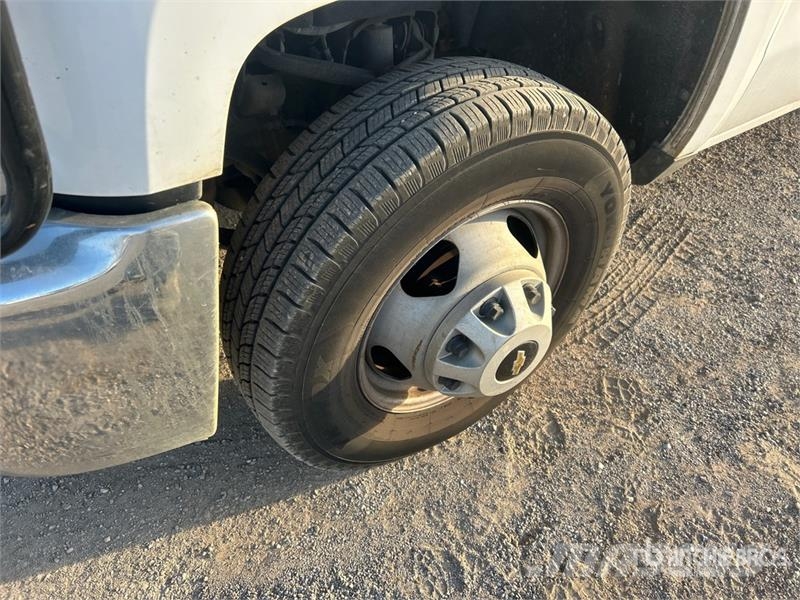 Chevrolet Silverado 3500HD Lastbil med lad/Flatbed