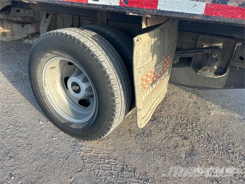 Chevrolet Silverado 3500HD Lastbil med lad/Flatbed