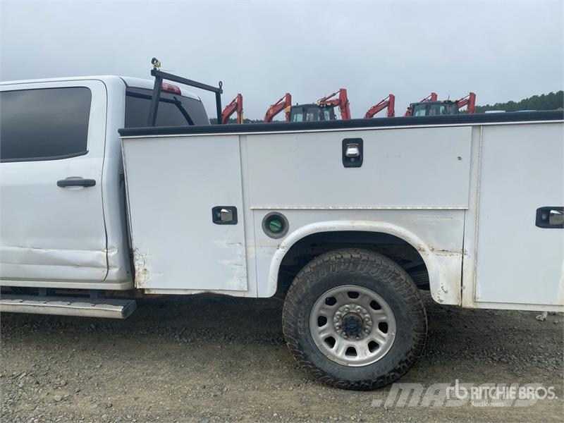 Chevrolet Silverado 3500HD 4x4 Crew Cab Utility Truck Pickup/Αγροτικό