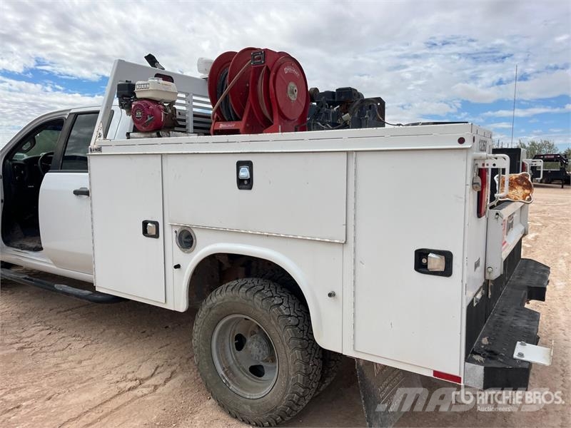 Chevrolet Silverado 3500HD 4x4 Extended Cab Service Truck مركبات الأغراض العامة