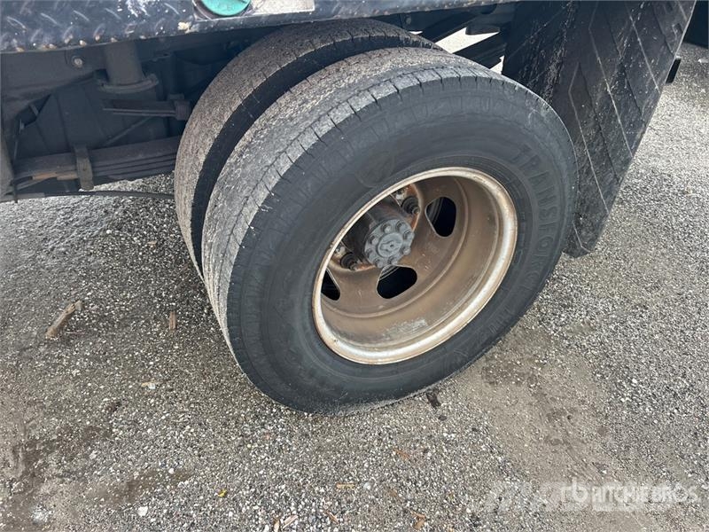 Chevrolet Silverado 3500HD Flatbed / Dropside trucks