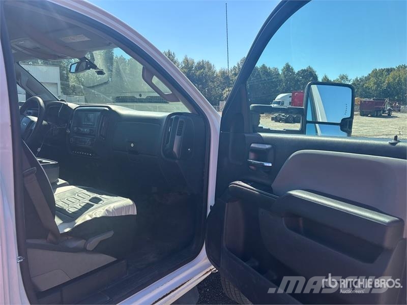 Chevrolet Silverado 3500HD Tovornjaki s kesonom/platojem