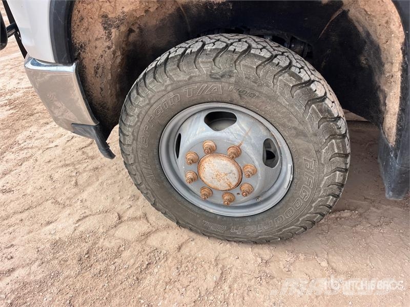 Chevrolet Silverado 3500HD 4x4 Extended Cab Service Truck مركبات الأغراض العامة
