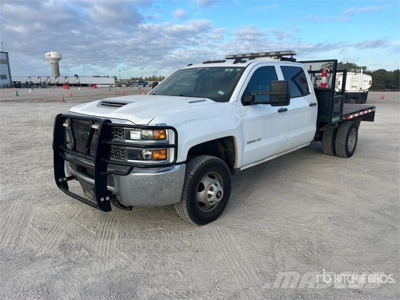 Chevrolet Silverado 3500HD Lastbil med lad/Flatbed