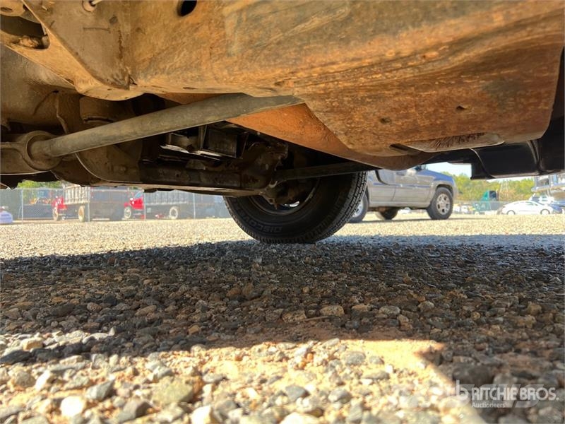 Chevrolet Silverado 3500HD Vieglais kravas automobilis/izkraušana no sāniem