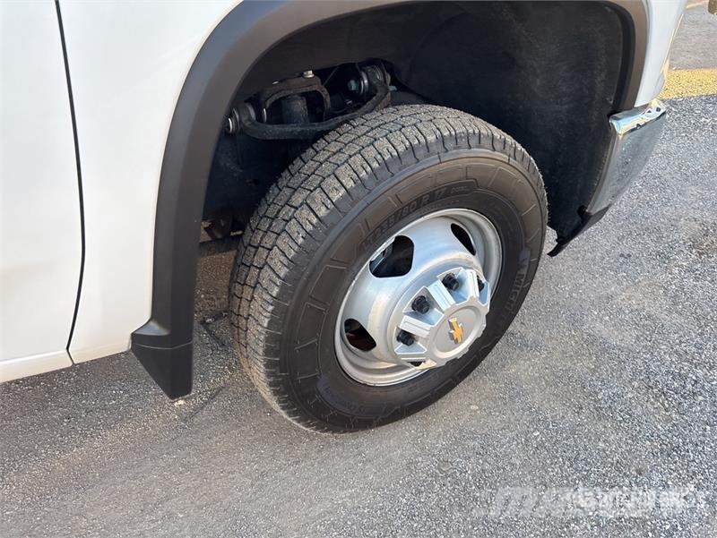 Chevrolet Silverado 3500HD 4x4 Crew Cab Service Truck Komunalna vozila
