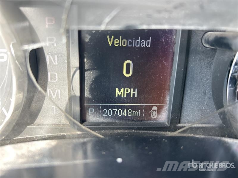 Chevrolet Silverado 3500HD 4x2 Crew Cab Cab and Chassis Cabine en interieur
