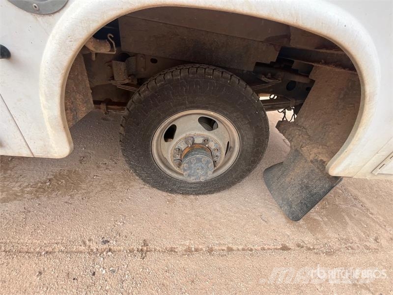 Chevrolet Silverado 3500HD 4x4 Extended Cab Service Truck مركبات الأغراض العامة
